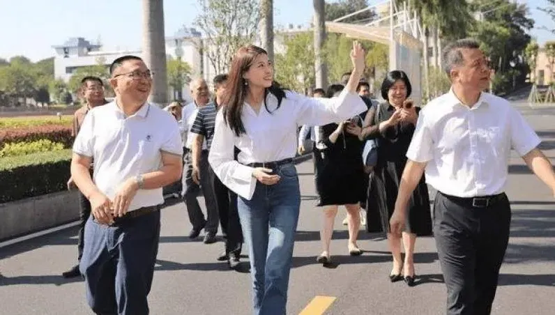 客家正妹邂逅「比利時王子」　她嫁入歐洲皇室成首位華裔王妃