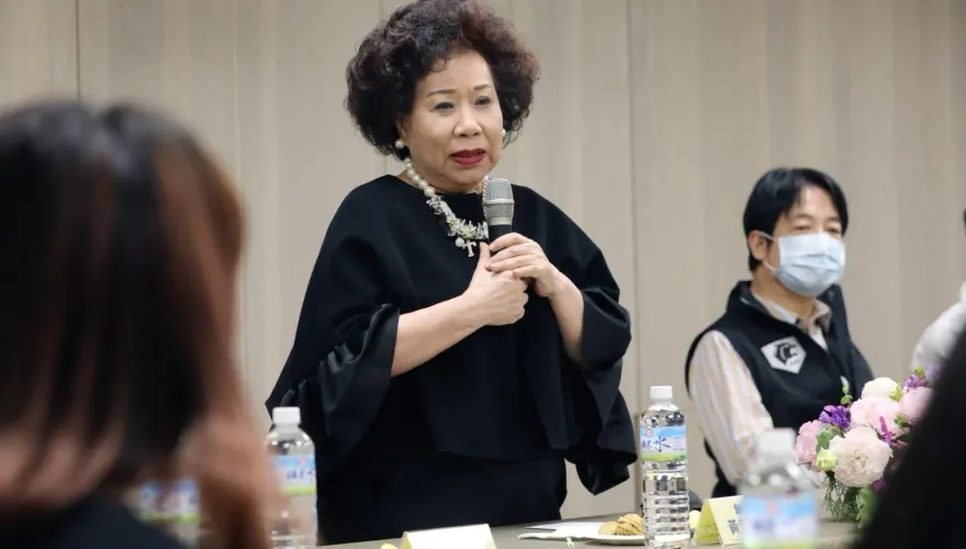 因胃疾、心絞痛送醫！76歲黃越綏曝「報告都是紅字」　看淡病痛：不要這麼怕死