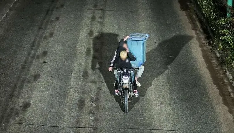 2男深夜扛「巨型垃圾桶」街頭狂飆　警循線查獲小偷集團一舉破7竊案