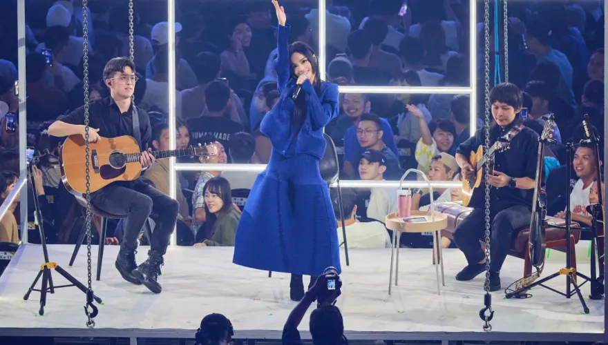 徐佳瑩唱到一半台下傳出聲音...演唱會無預警「喊停！」