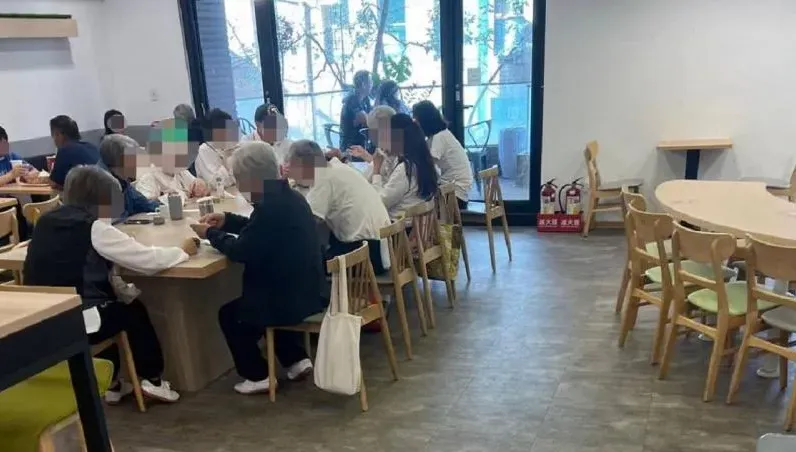 老翁嗆店員「你X媽」只因不爽速食店冷氣開太強！　網開炮狂酸沒水準