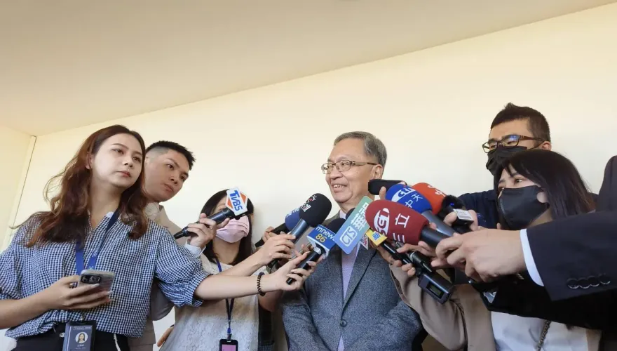 梁文傑嗨吸加熱菸慘了！薛瑞元說重話...罰款最高金額曝光