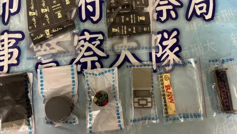 疑「哈們專業戶」！捲菸紙加磅秤、研磨器　Joeman呼麻設備超齊全