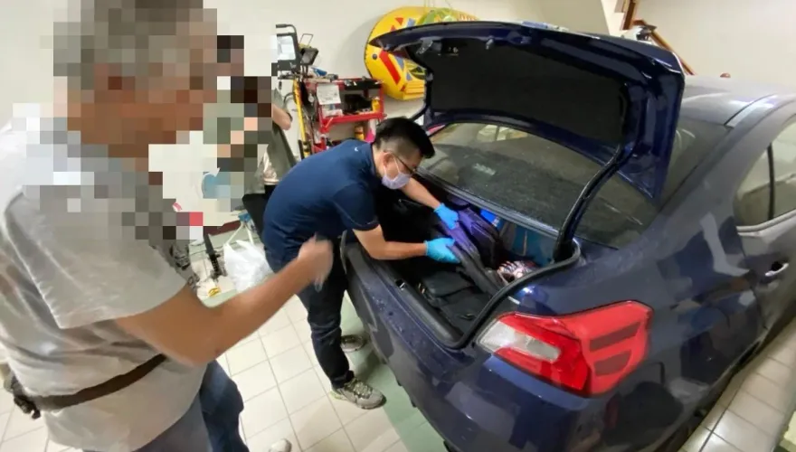 影/莊孝維？男改槍拿玩具呼攏　中警「回馬槍」後車廂找到一把