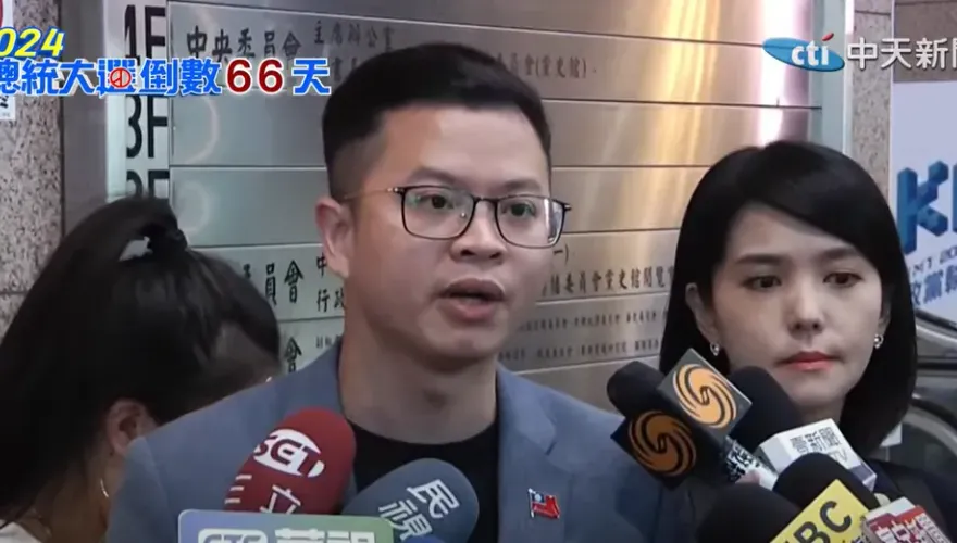影/柯文哲突襲拋3民調全贏侯　國民黨回擊：內部民調侯友宜勝