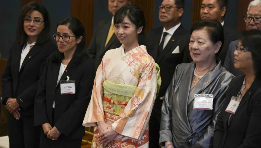 鎂光燈狂閃！日皇室正妹「佳子公主」訪祕魯　亮麗穿搭成最美嬌點