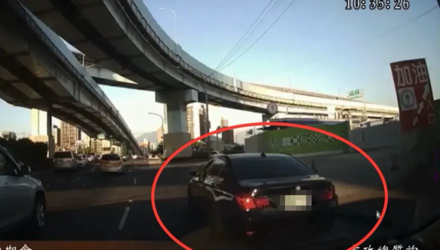 影/新北市女議員遇行車糾紛對方亮槍　警2小時逮人遭質詢「沒隨案移送」