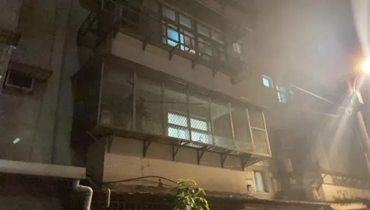 桃園公寓暗夜惡火2死1命危！現場無逃生跡象　起火原因待查