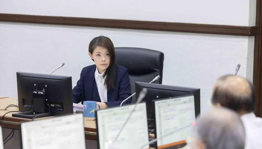 綠議員指棒球場公務群組有問題  新竹市府駁斥：對話截圖是真實紀錄