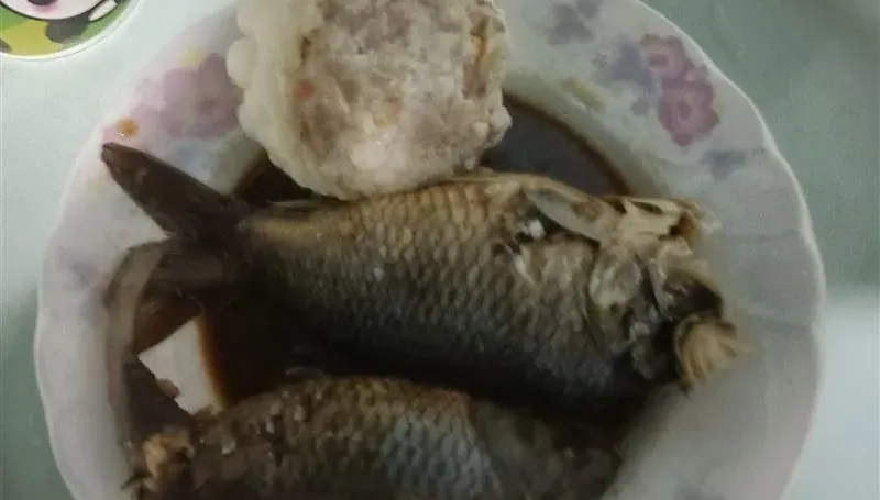 物價直飆北部？民眾台南某市場買晚餐　2條「蔥燒鯽魚」竟790元