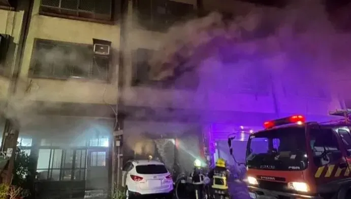 台中火燒厝！夫妻「2樓跳下」逃生　手遭割傷流血