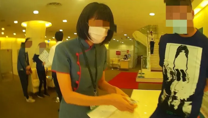 影/測試性存款露餡！21歲車手臨櫃領錢答不出　正妹行員阻詐