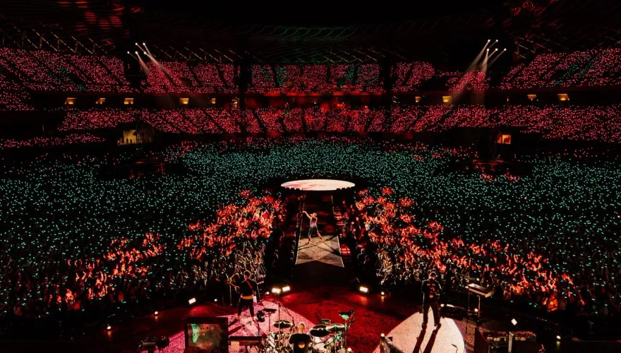 網讚Coldplay高雄散場順「和政治有關」！2017開唱鄭文燦市府挨轟「屍速列車」