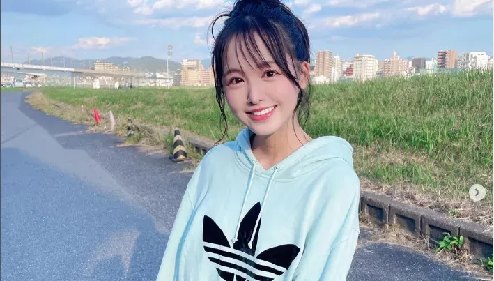 STU48福田朱里形象大崩壞！直播切錯鏡頭曝「垃圾山閨房」…日網驚呆：感覺很臭
