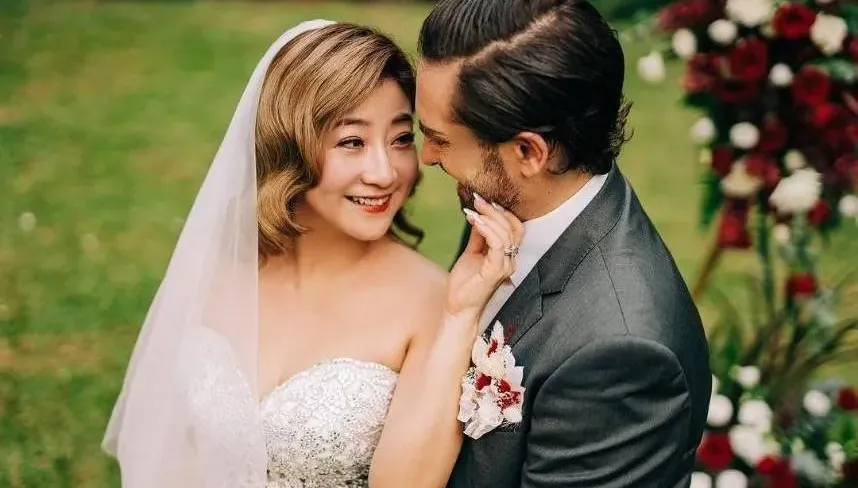 快訊/掰了金色三麥小開！黃湘怡再婚了　嫁洋男甜曝浪漫婚紗照