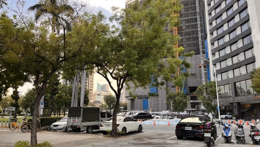 快訊/高雄當街砍人！22歲男疑遭尋仇「身中3刀」兇嫌逃逸中