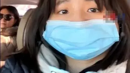影/慘遭裁員！25歲女回家當媽司機「領日薪」　網諷：啃老不需美化
