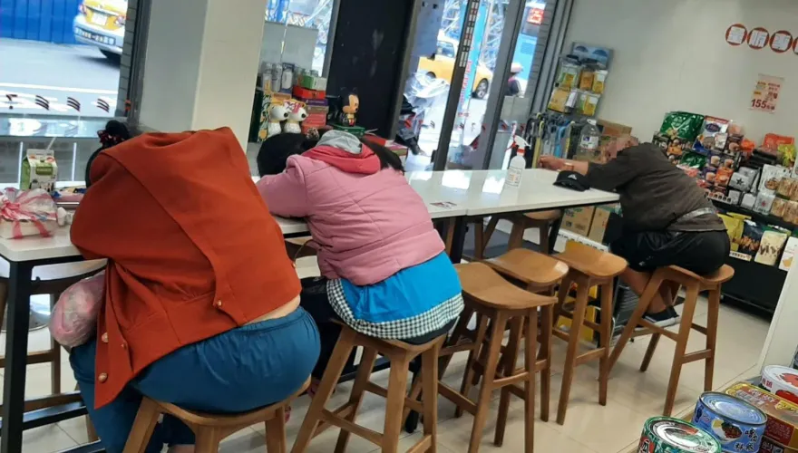 台灣超商奇景超震驚！　德國記者笑「咖啡沒咖啡因」...網曝背後暖心故事