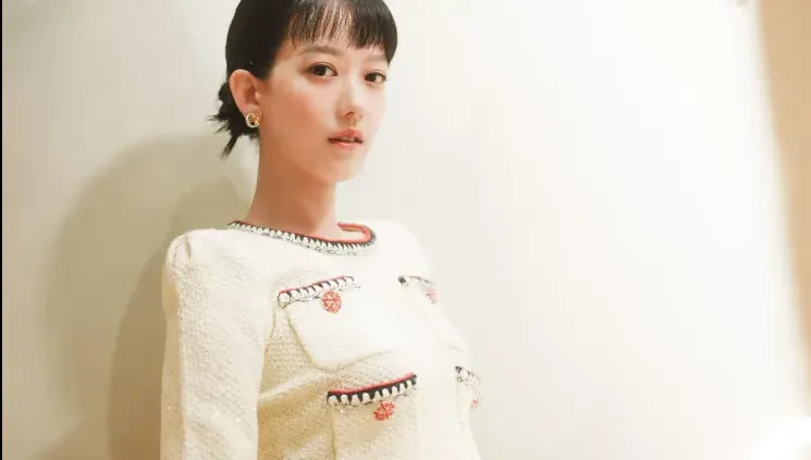 親弟輕生離世4年！孟耿如曬墓前悼念照…帶「生前最愛」喊：來看你了