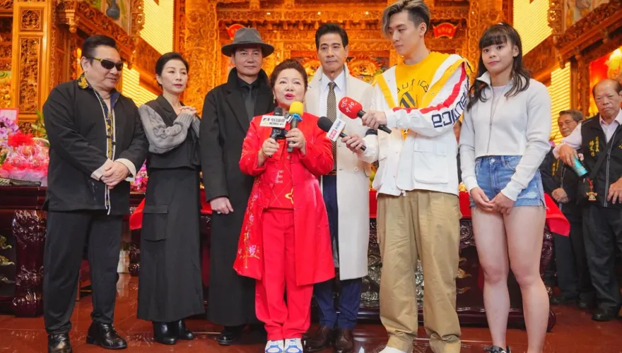 疑撞邪！白冰冰拍戲「上吐下瀉」　護身符一戴吐一口黑液：超「玄」！
