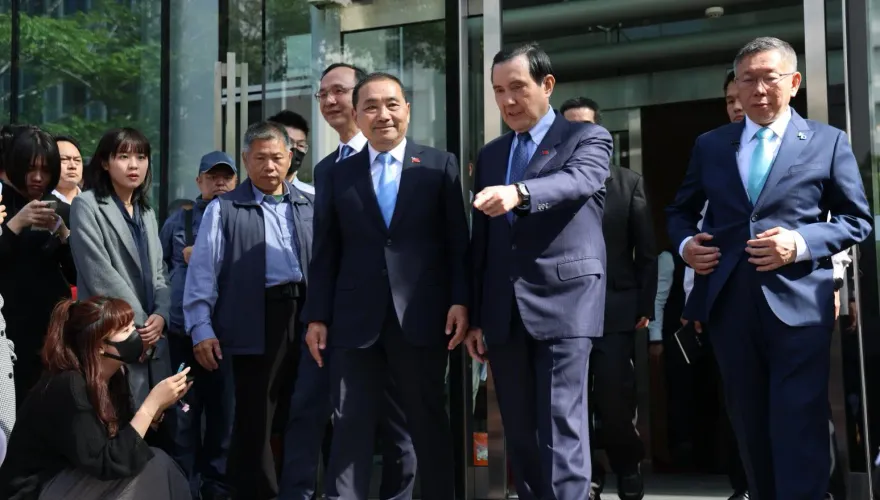 快訊/藍白合成局！全民調加內參民調　18日決定侯柯配或柯侯配