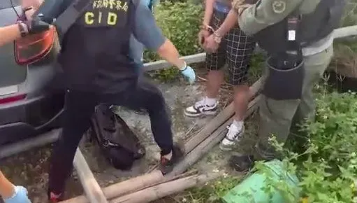 影/台中修車工斜槓改槍！連「沙漠之鷹」都能仿　戴金錶金鍊落網