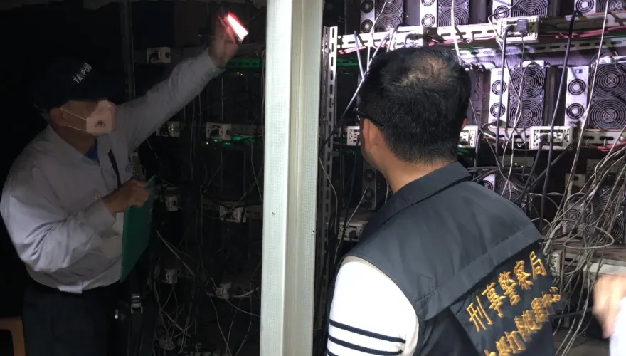 影/補習班樓下挖礦險火災！台中夫妻檔租廠房經營　1年竊電近8千萬