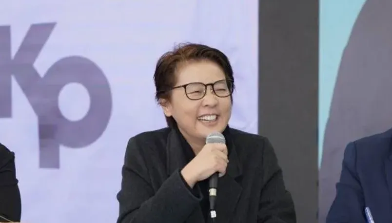 藍白合卡關凌濤開嗆黃珊珊！本人親自回應了