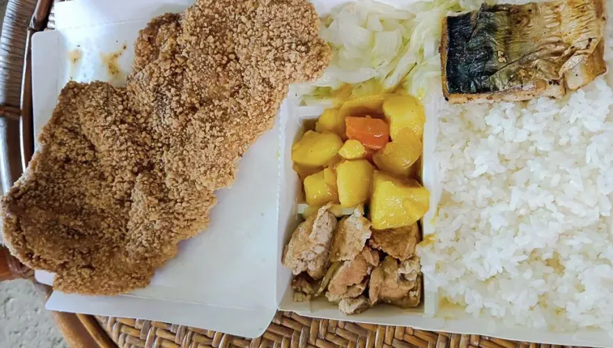 雙主菜？80元雞排飯附鯖魚　全網暴動：求地址太便宜