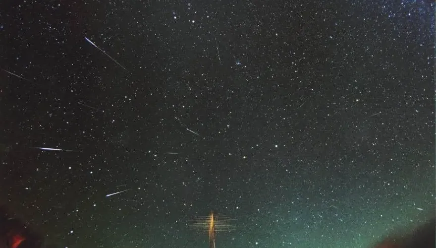 越夜越美麗！獅子座流星雨今晚達極大期「每小時15顆」　為近年觀賞條件最佳