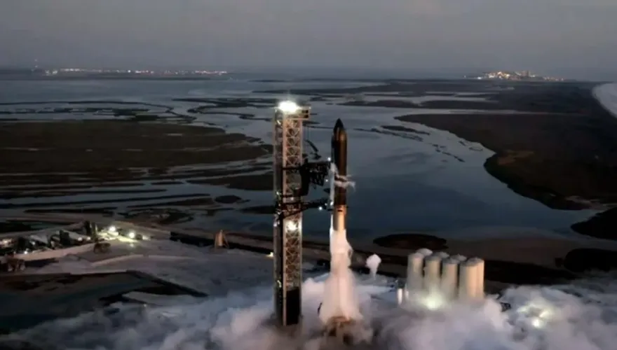 SpaceX試射星艦「進入太空卻失聯」！升空11分鐘爆炸收場