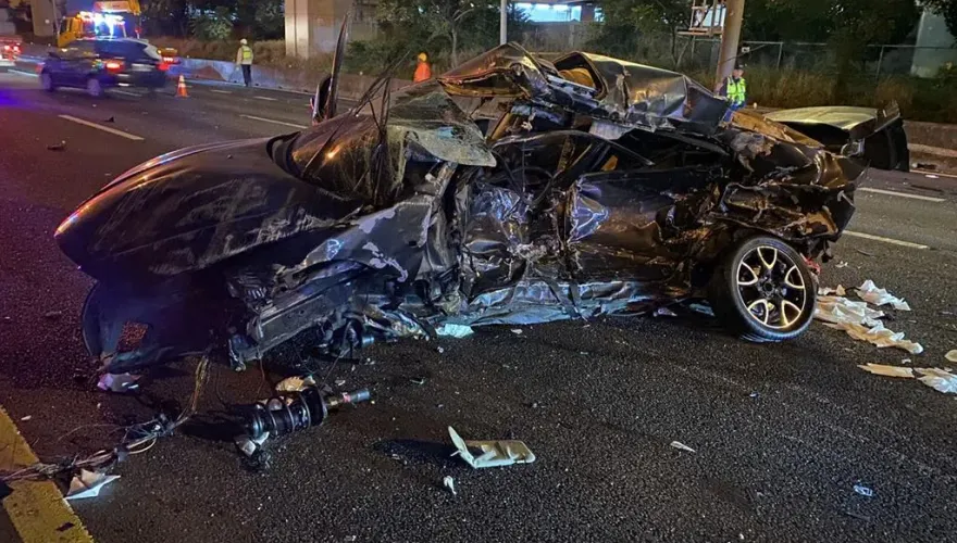 國1內壢段凌晨「3車追撞」！車輛變形扁成一片　2人僅輕傷