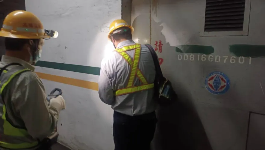 高雄左營「無預警停電」！ 因地下電纜故障　還有2191戶搶修中