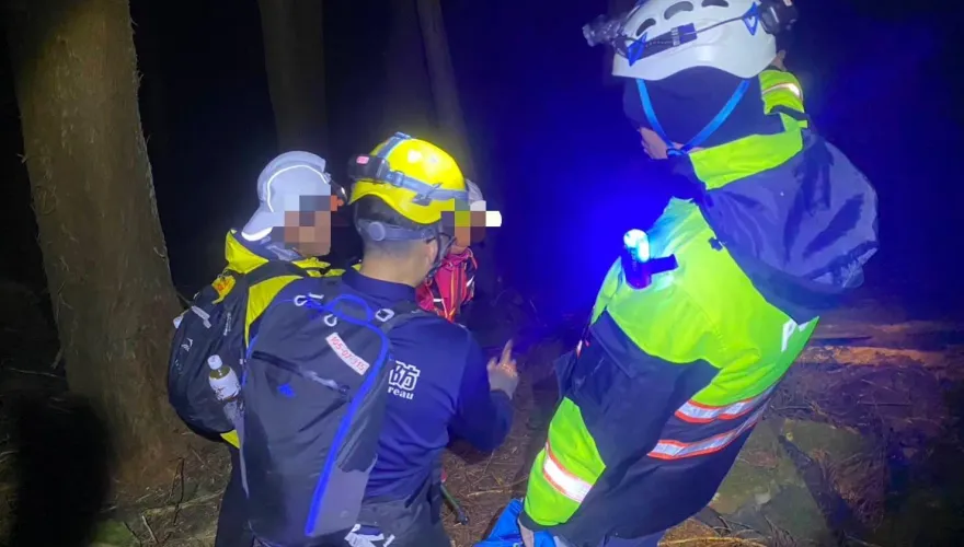 夫妻挑戰阿里山塔特古道迷途...又遇冷氣團　竹崎警即刻救援