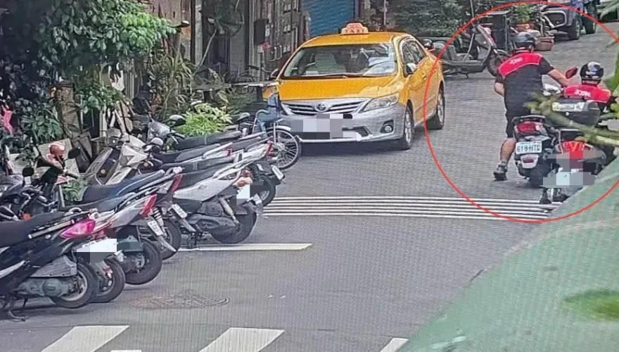 影/美麗誤會！同色同款車牌只差一碼　機車行牽錯車險涉竊盜罪