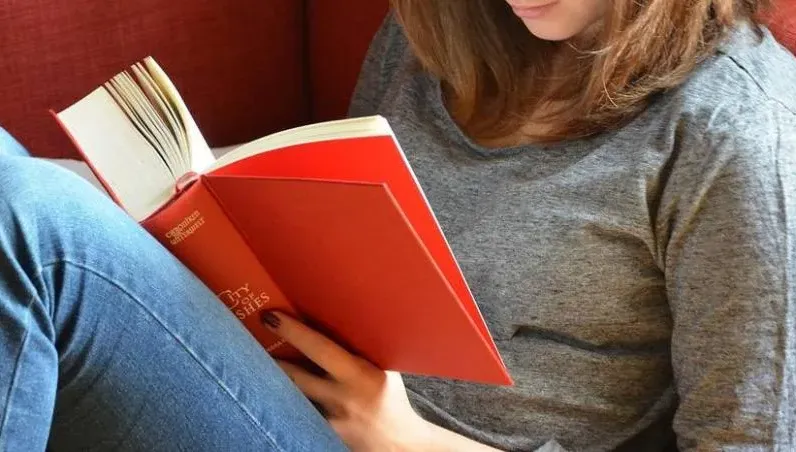 不工作在家啃老！女兒考研究所「連三年落榜」　爸媽怒：每月還討1.8萬生活費