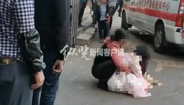 兇手也是學生！高三女遭捅命危「全身血倒地」　家屬盼捐款救援