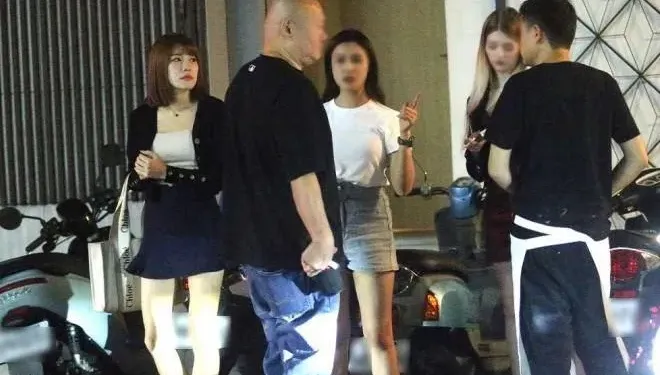 小S老公許雅鈞夜趕三攤體力好　同場驚見中信啦啦隊女神身影