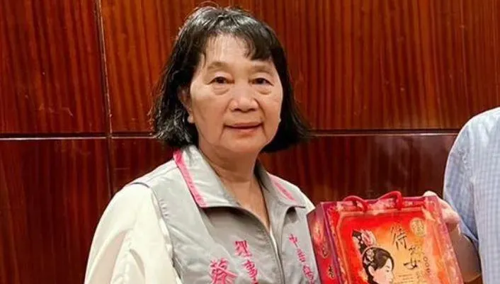 民眾黨公布不分區鬧烏龍　提名人「蔡春綢」照片遭誤植