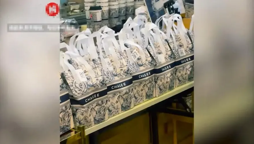 深圳茶飲店被目擊狂倒「300杯」奶茶　網友炸鍋怒批：過分浪費