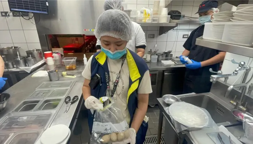 吃半熟蛋上吐下瀉！桃園「大心新泰麵」驚傳10人食物中毒