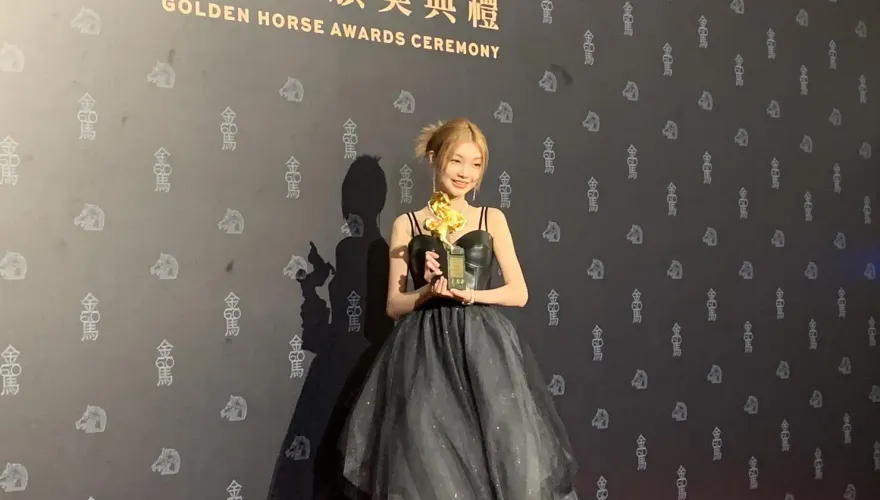 金馬60/台上爆哭！吳慷仁女兒獲新人獎！撇偶像許光漢盼爸奪獎