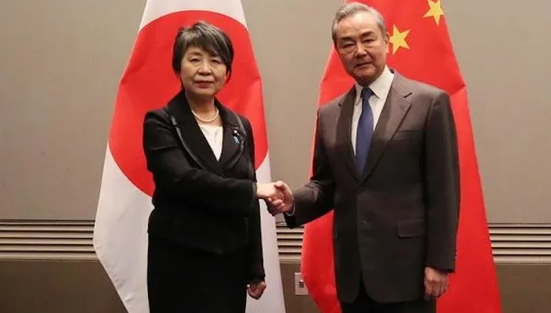 會日本外相談重建戰略互惠關係　王毅：恪守一中「在台灣問題信守承諾」