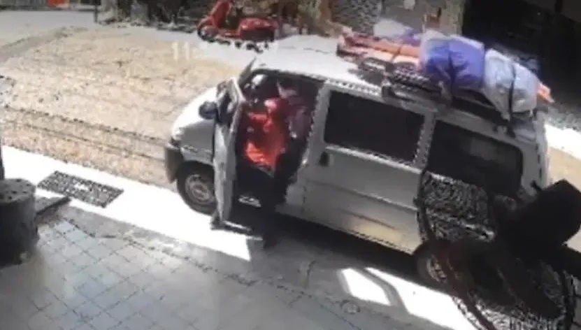 影/手剎車沒拉！台南嬤救3歲孫女被壓死　肉身擋車畫面曝