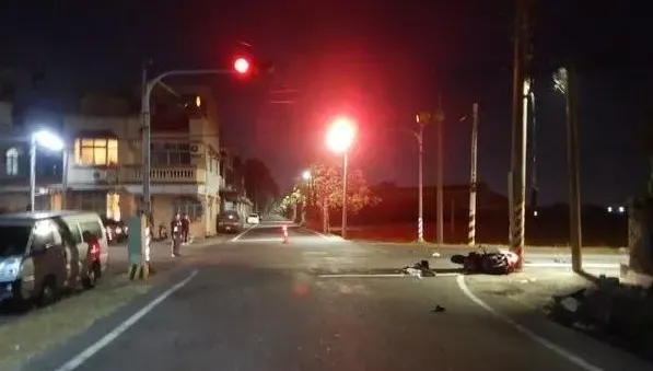 嘉義死亡車禍！轎車機車撞成一團　女大生「頭部重創」搶救無效