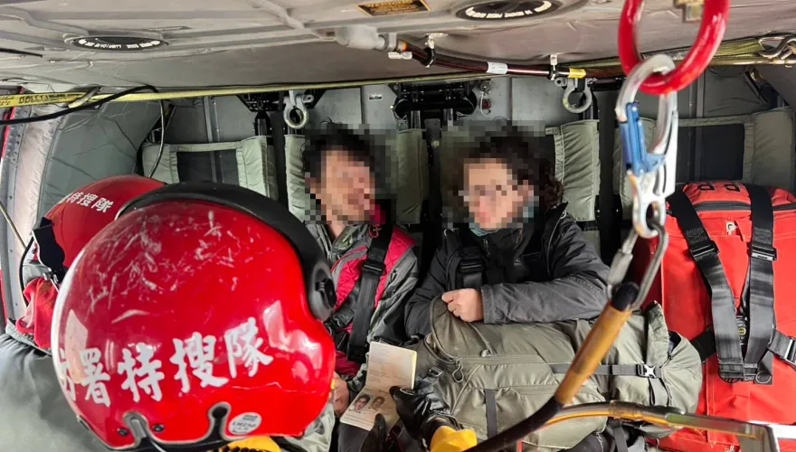影/好消息！法籍情侶屏東霧頭山失聯找到了！狀況良好、後送小港機場