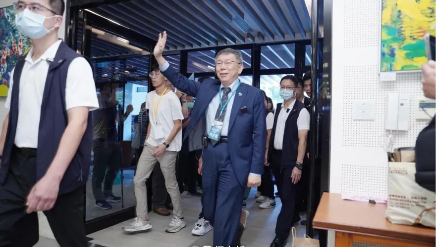 藍營戰神一刀斷奶！　前幕僚：柯文哲至今還陷入斷奶症候群中