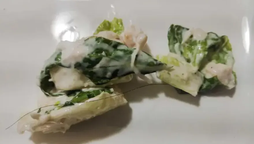 食安接連出包！好市多沙拉、奶油酥驚見頭髮　業者急滅火回應