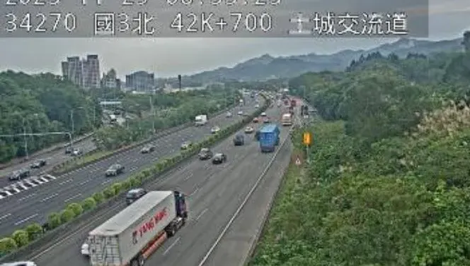 快訊/國道3北上土城交流道「2車追撞」　回堵約1公里通勤族注意