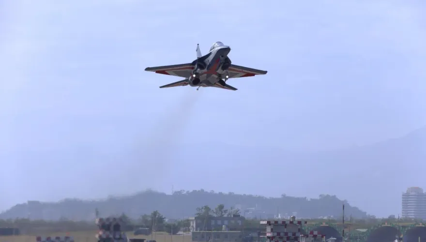 勇鷹高教機將接棒F-5E/F　台東志航基地展示訓練成果